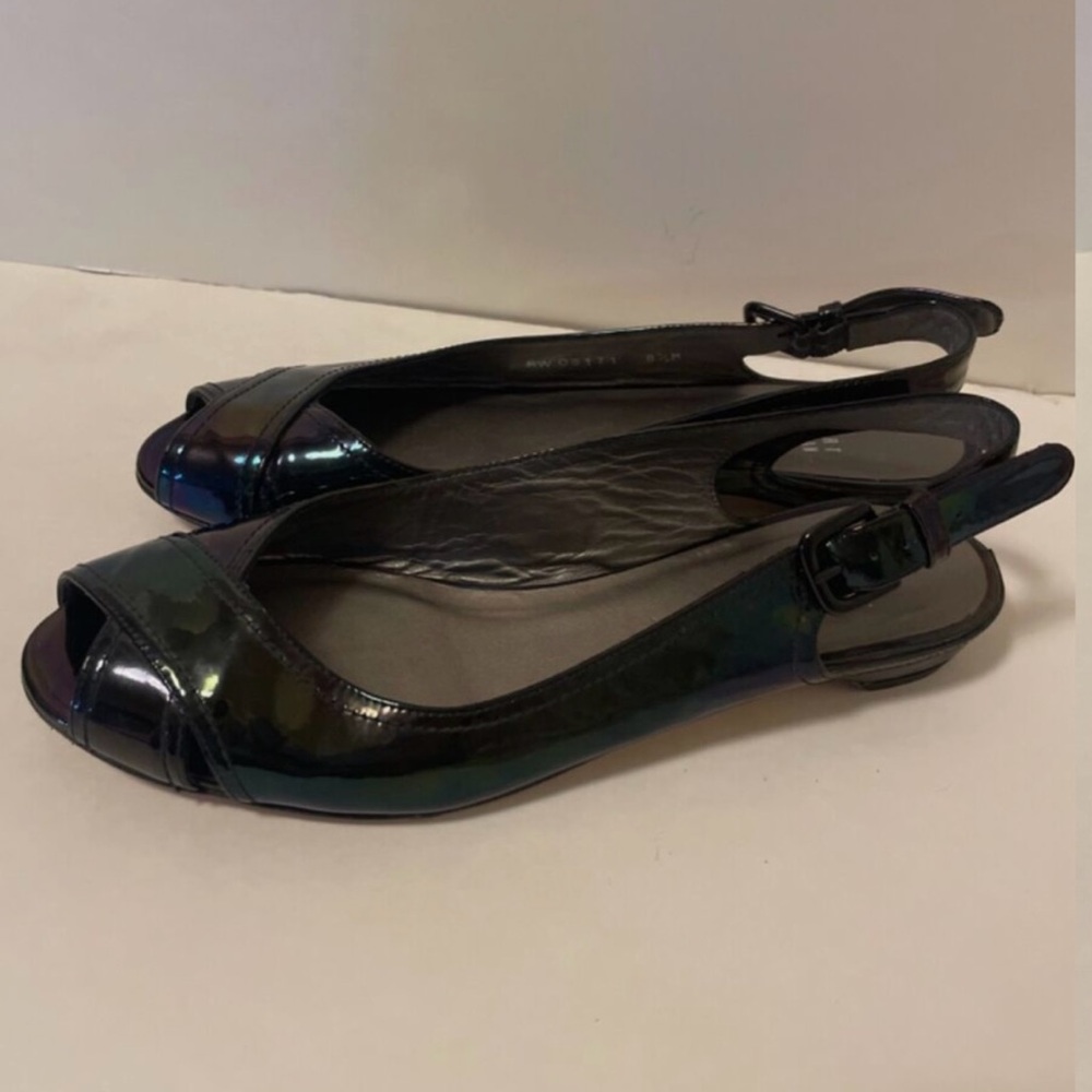 Iridescent Stuart Weitzman slingbacks - Picture 2 of 5